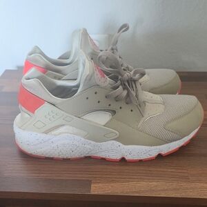 Men Nike Huarache (Beige and Coral)